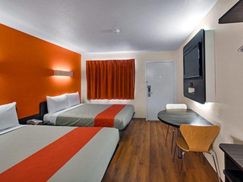 Motel 6-Carlsbad, Ca Beach Kültér fotó